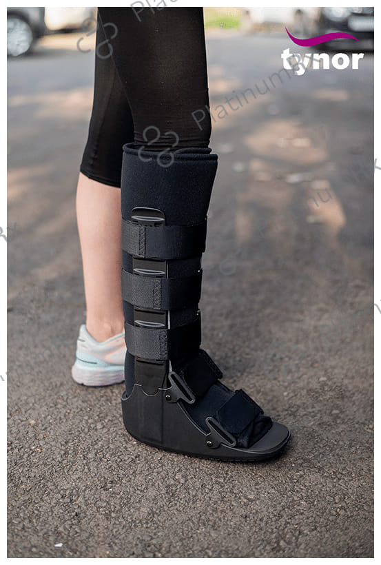 Tynor D32 Walker Boot Large