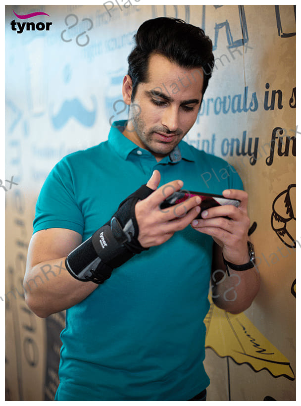 Tynor E-44 Wrist Splint with Thumb Small